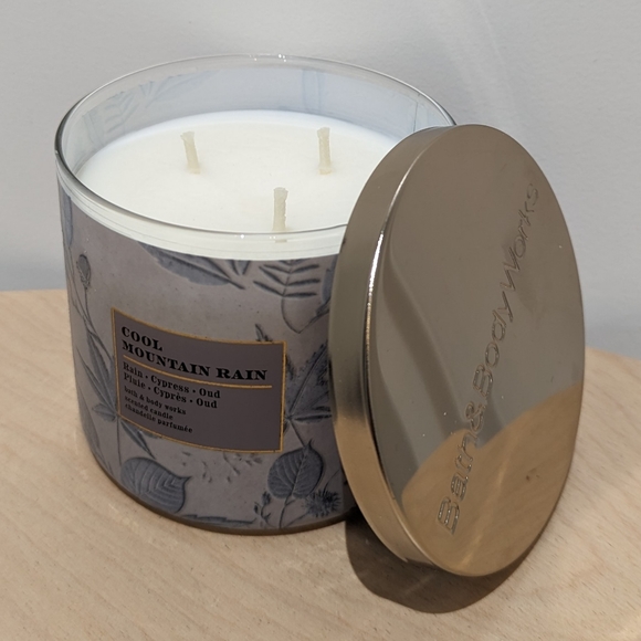 B&BW Cool Mountain Rain - 3-Wick Candle - Picture 2 of 3